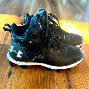Youth Under Armour Football Cleats size 5
